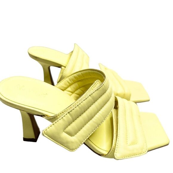 Abound Shoes Womens Size 7.5 Qarly Heeled Yellow‎ Square Toe Slip On Sandals - Picture 1 of 9